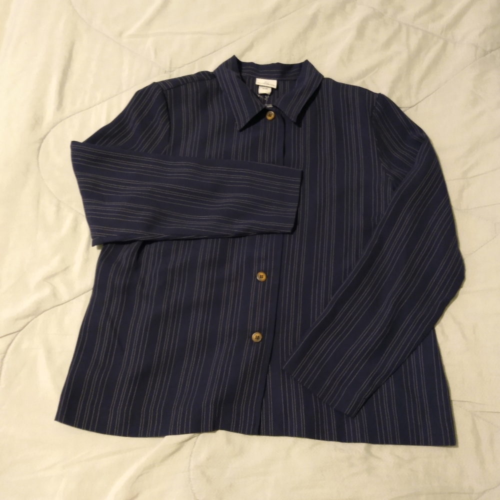 Jaclyn Smith Button Down Top